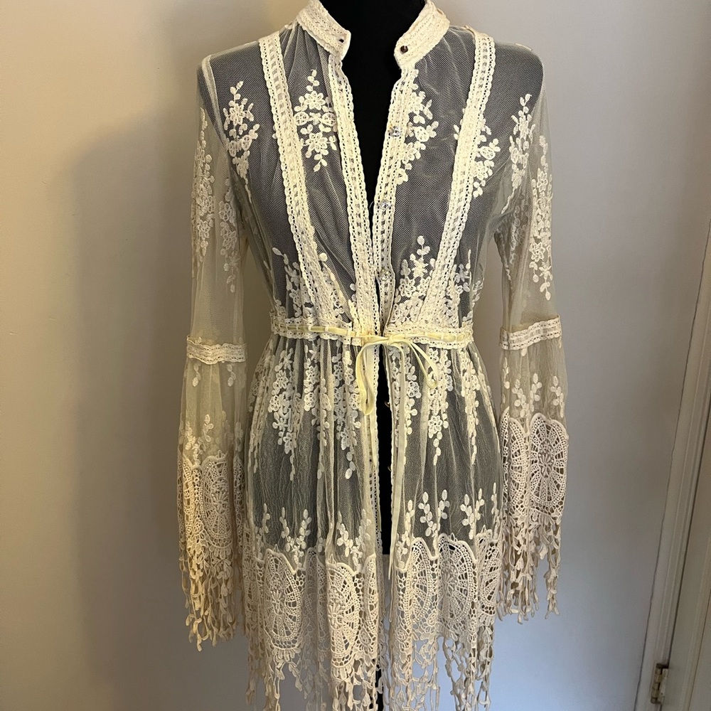 Elegant Lace Embroidered Women's Jacket